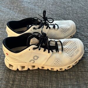 On Cloud Running Sneakers size 6.5